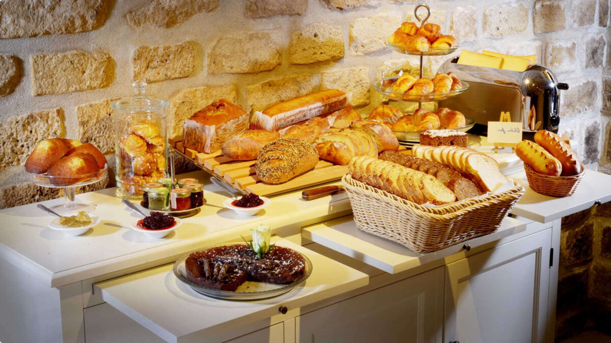 Petit-déjeuner servi